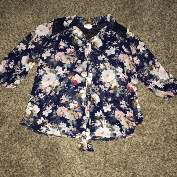 Maternity blouse - Picture 2 of 4